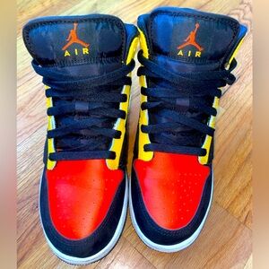 Jordan 1 Mid Black Amarillo Orange Size 7Y